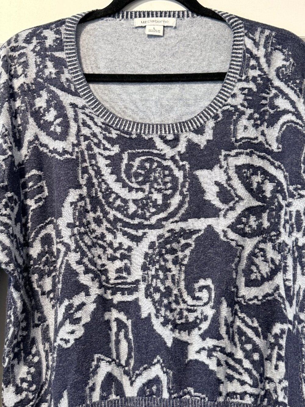 Vintage Liz Claiborne Lightweight Textured Floral Blue Raglan Sleeve Sweater